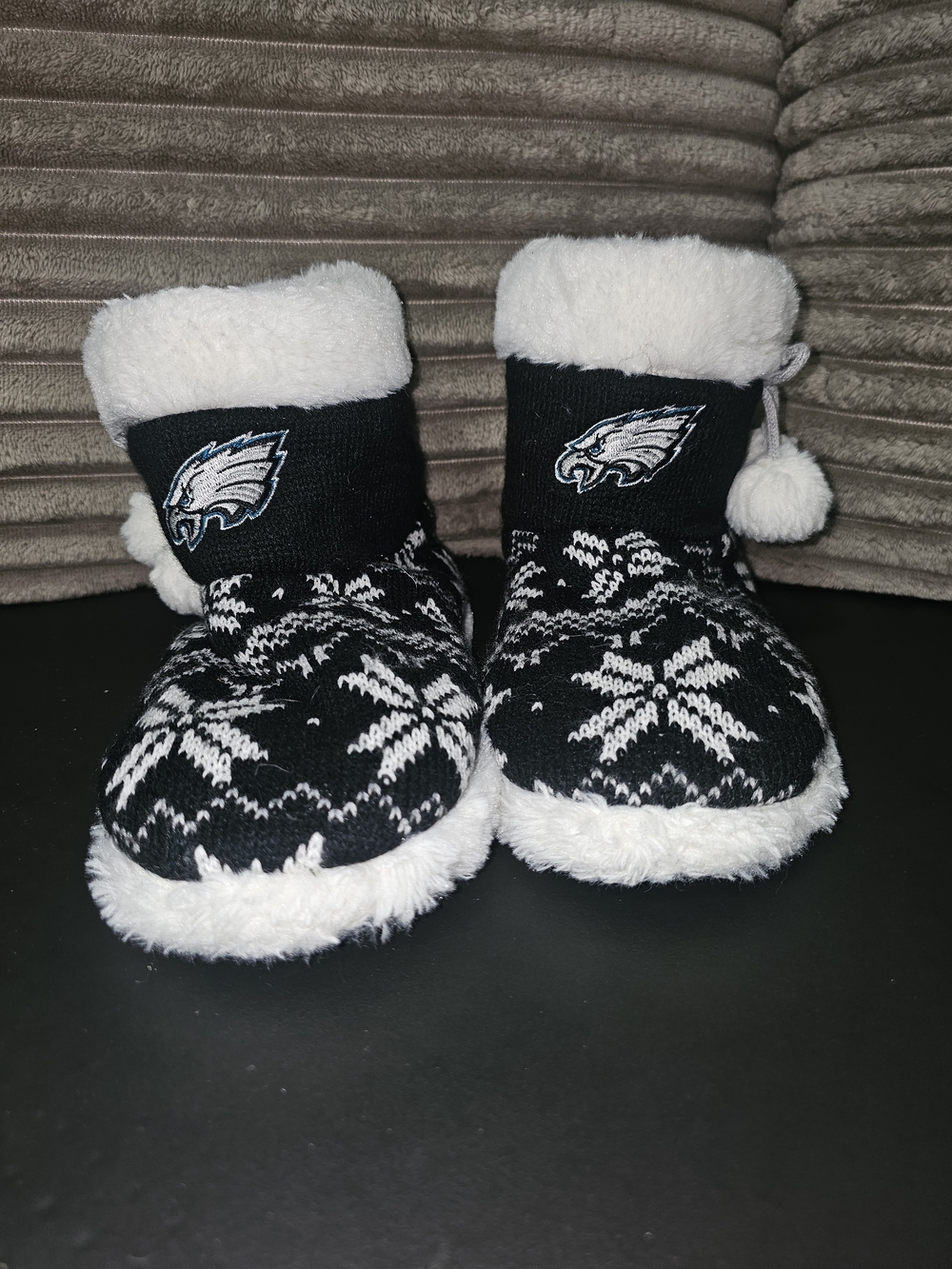 Women Black & White NFL Philadelphia Eagles Sherpa Lined Bootie Slippers - S29